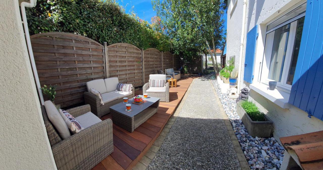 Le Petit Manoir Bed & Breakfast Vaux-sur-Mer Bagian luar foto