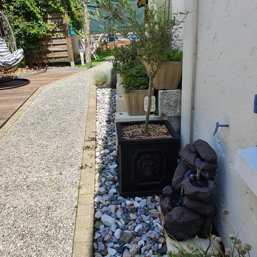Le Petit Manoir Bed & Breakfast Vaux-sur-Mer Bagian luar foto