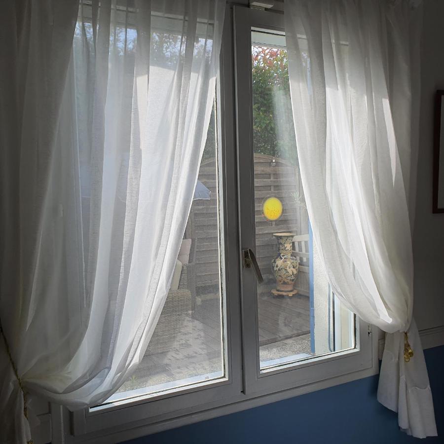 Le Petit Manoir Bed & Breakfast Vaux-sur-Mer Bagian luar foto