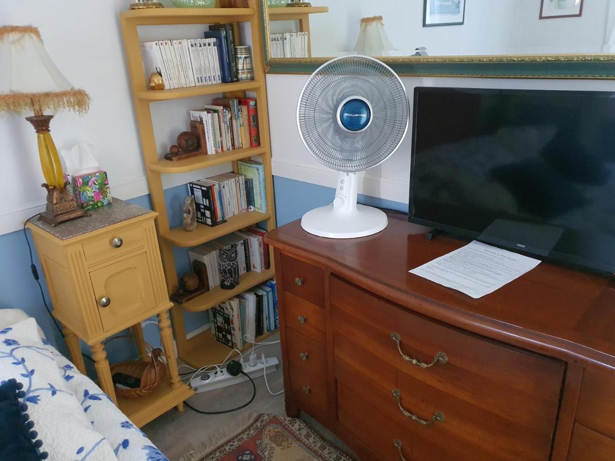 Le Petit Manoir Bed & Breakfast Vaux-sur-Mer Bagian luar foto